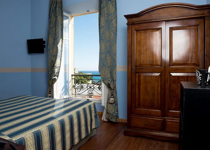 Hôtel accueillant les animaux: Hotel Belle Epoque